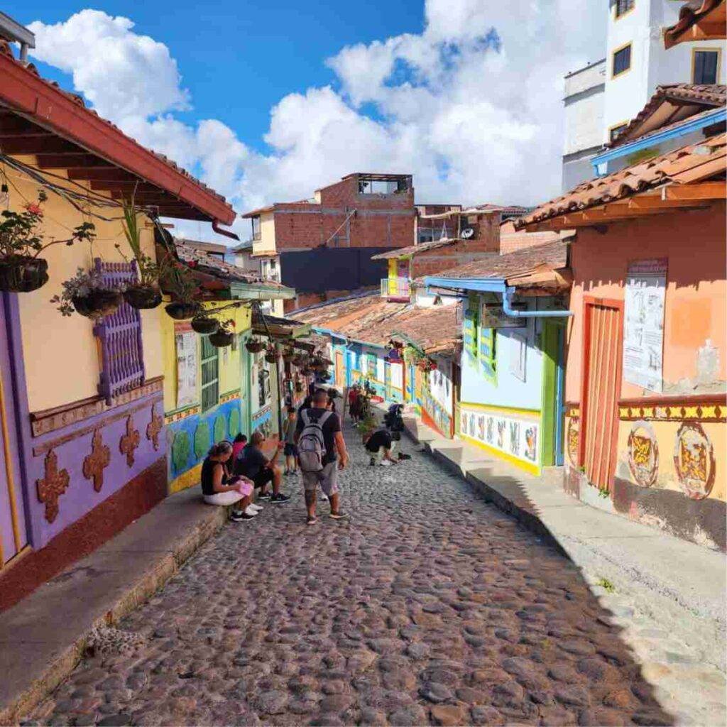 viajes a Guatapé desde Medellín